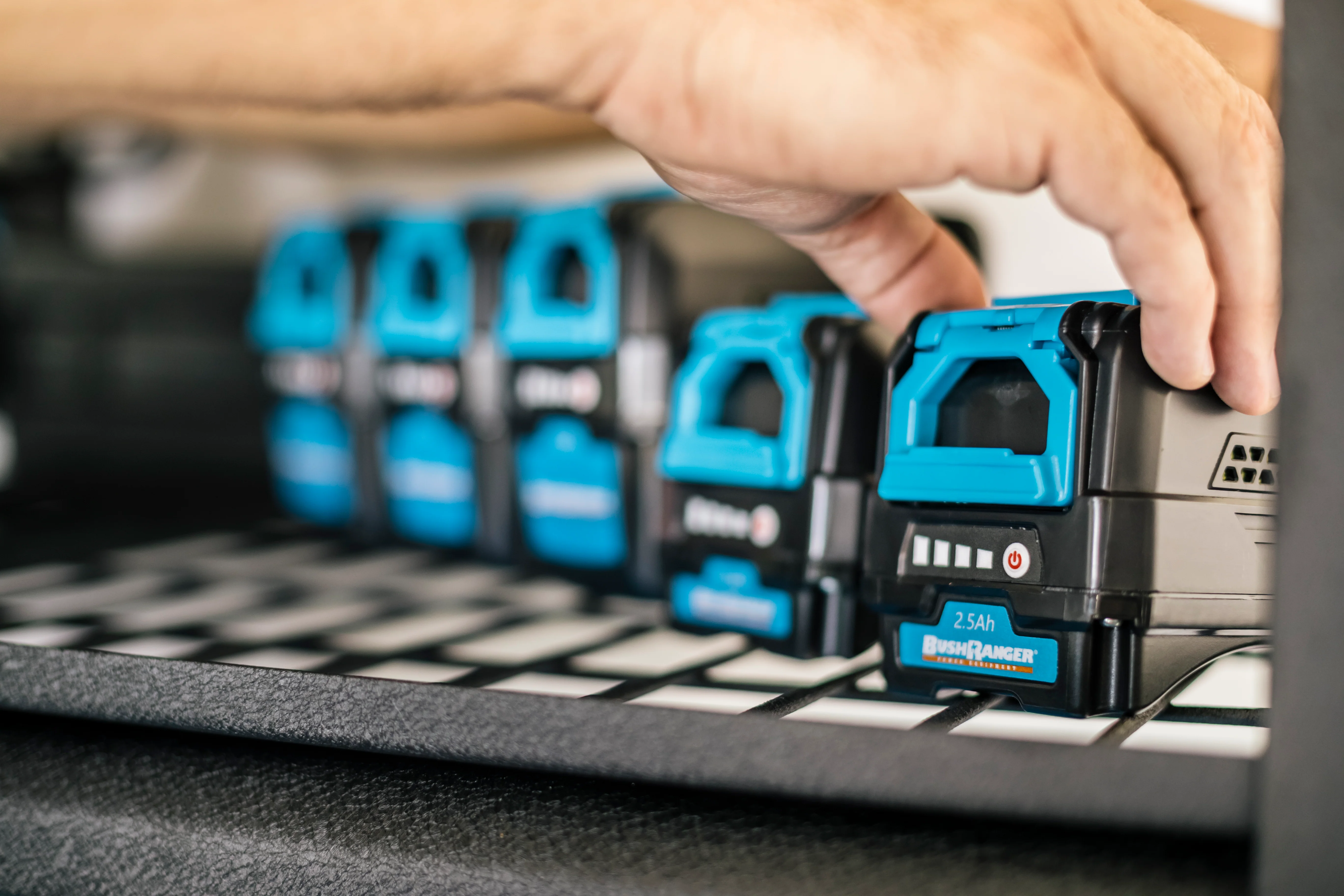 Bushranger® 36V9101 36V Battery Powered Line Trimmer 2.5Ah Kit - Image 6